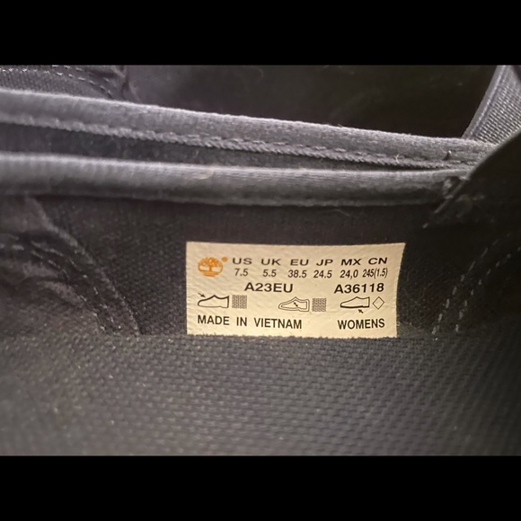 Slip on Timberlands - Picture 3 of 4